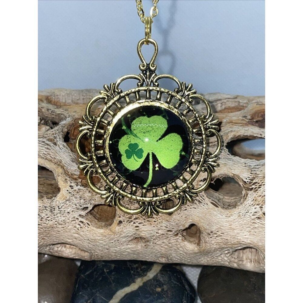 Claddagh Celtic Irish Clover Necklace Pendant Jewelry BIRTHDAY GIFT Gold LUCK Ne